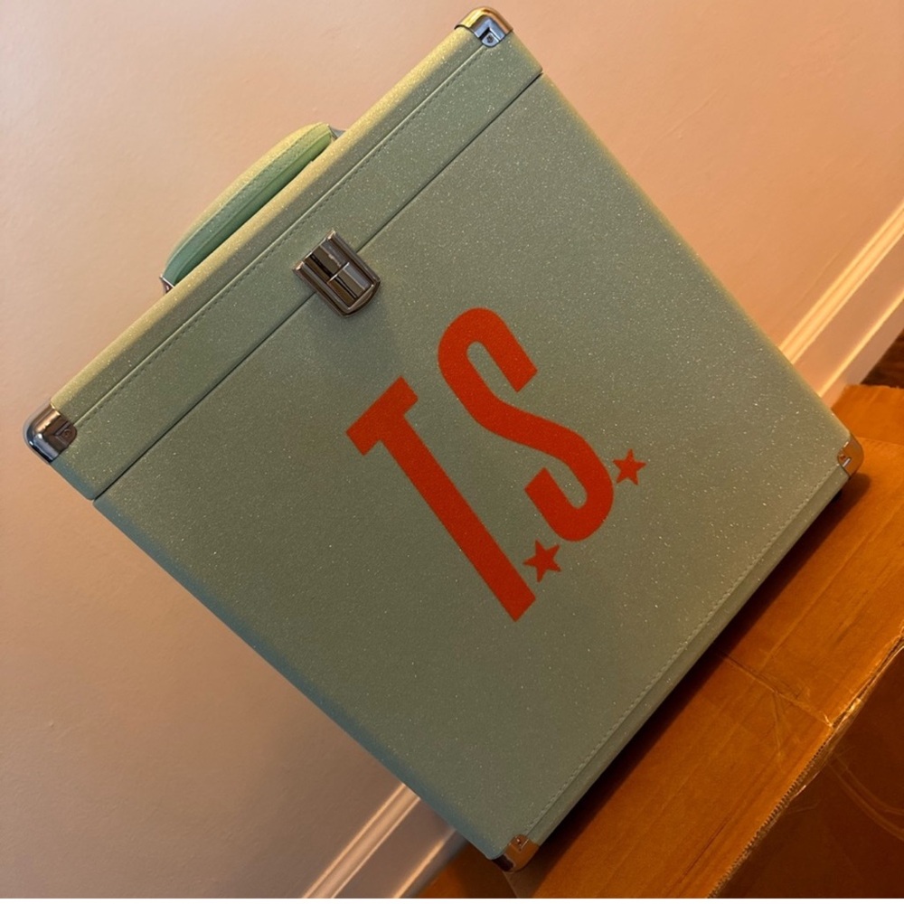 Taylor Swift - The Life of a Showgirl Vinyl Case